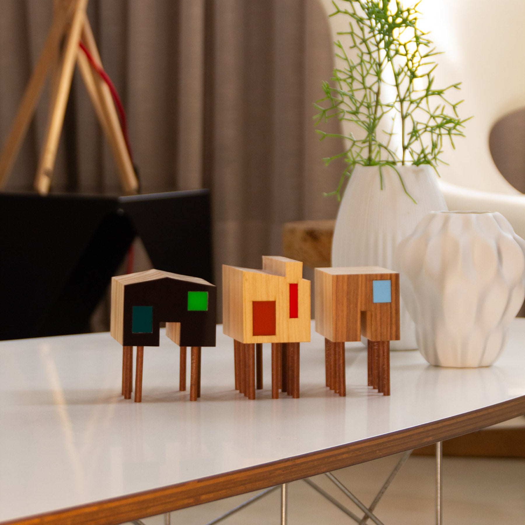 Set of 3 Wooden Sculptures Stilts from Vila Patrícia Maranhão