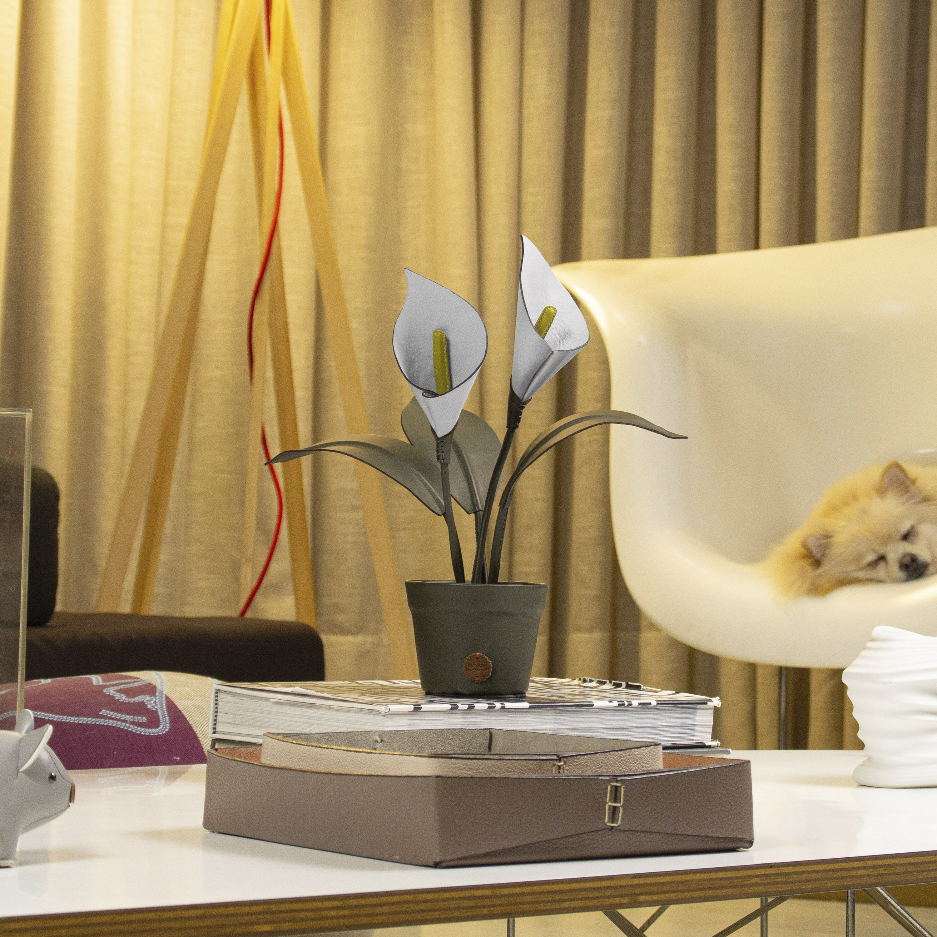 Calla Lily White Planter in Leather by Patrícia Maranhão